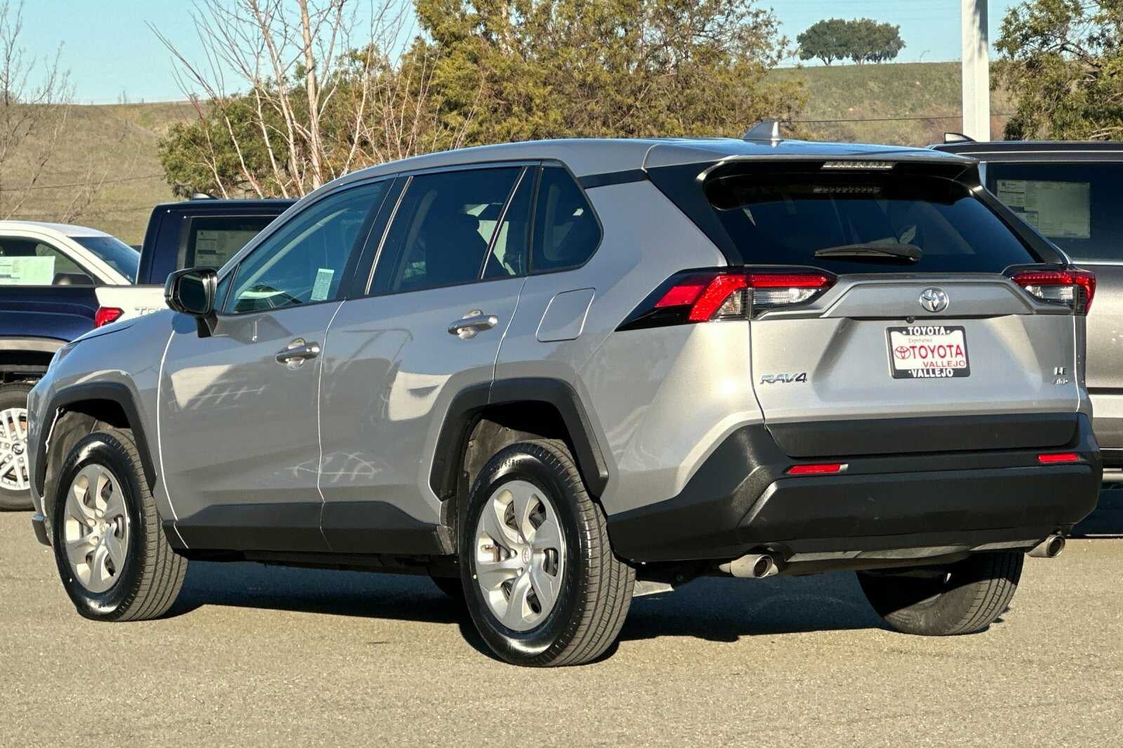 2023 Toyota RAV4 LE