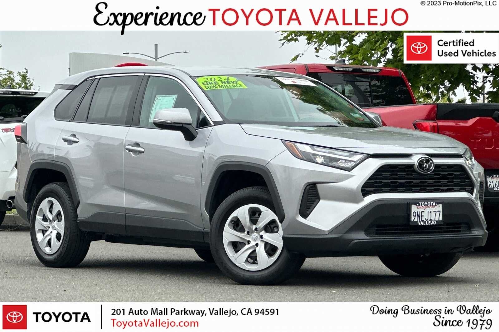 2024 Toyota RAV4 LE AWD's photo