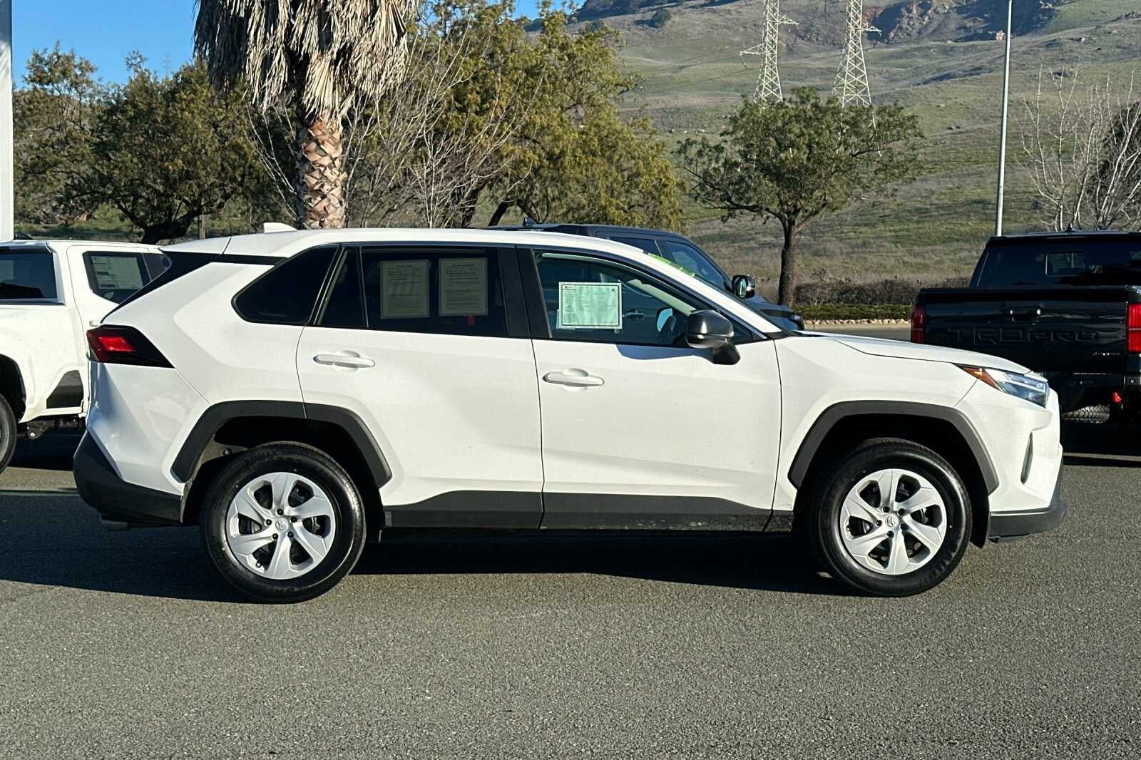 2024 Toyota RAV4 LE