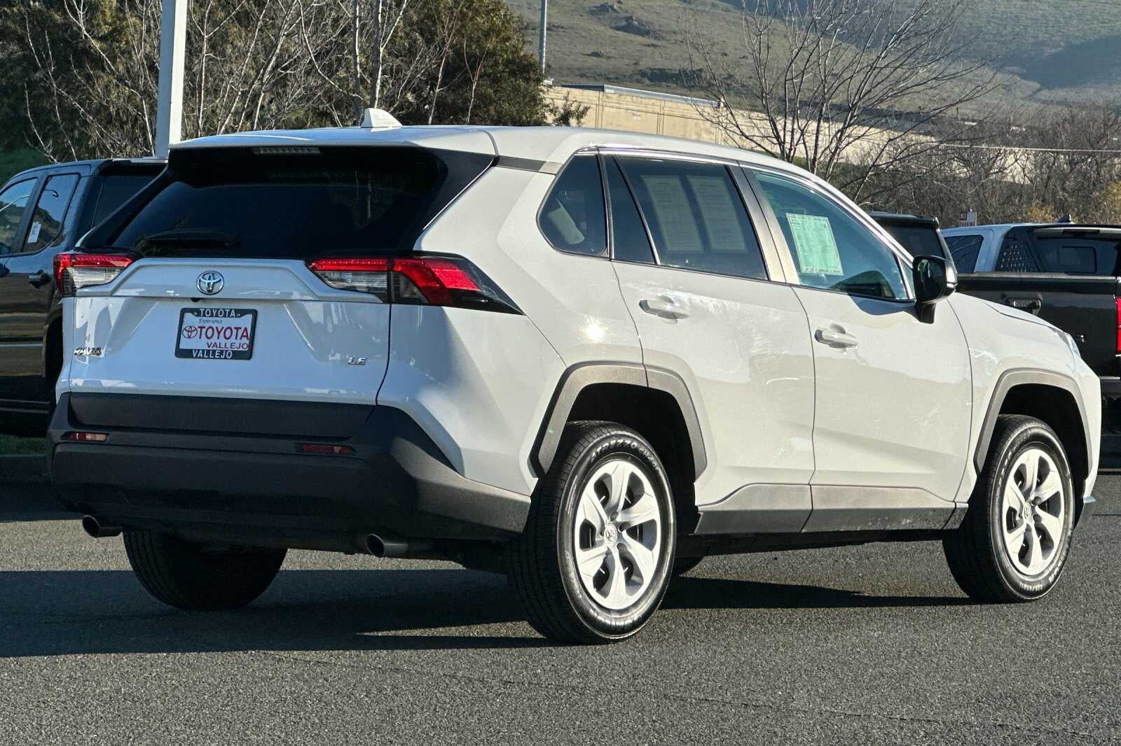 2024 Toyota RAV4 LE