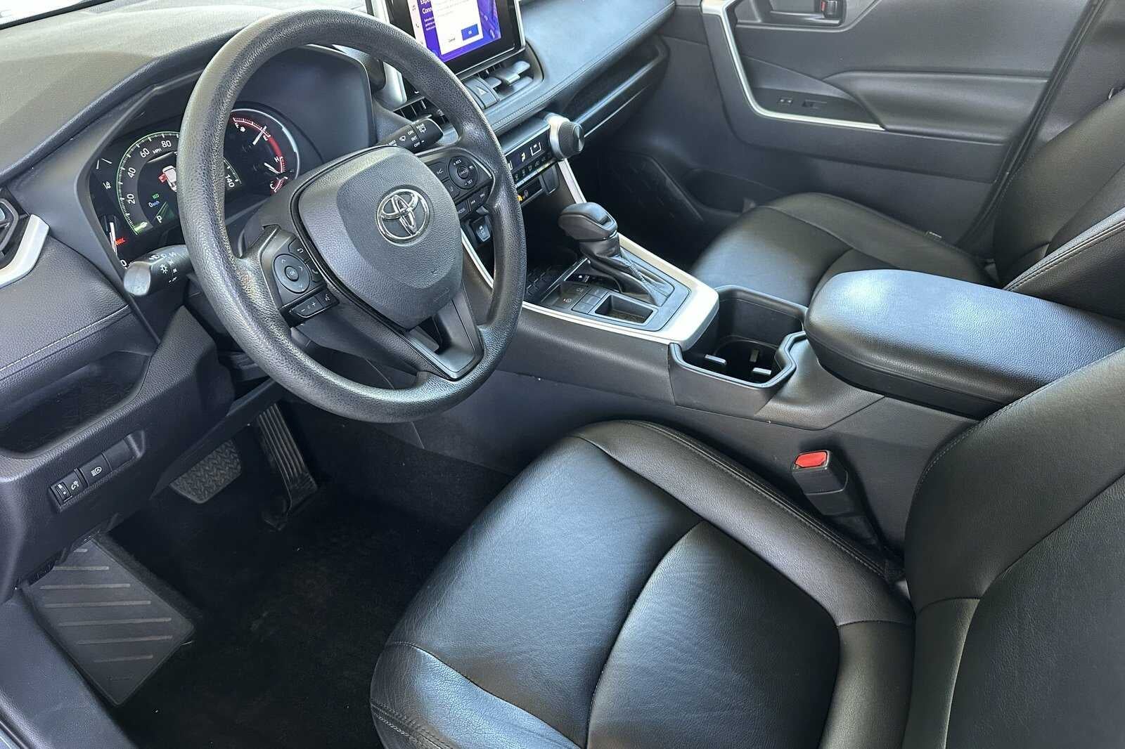 2023 Toyota RAV4 LE