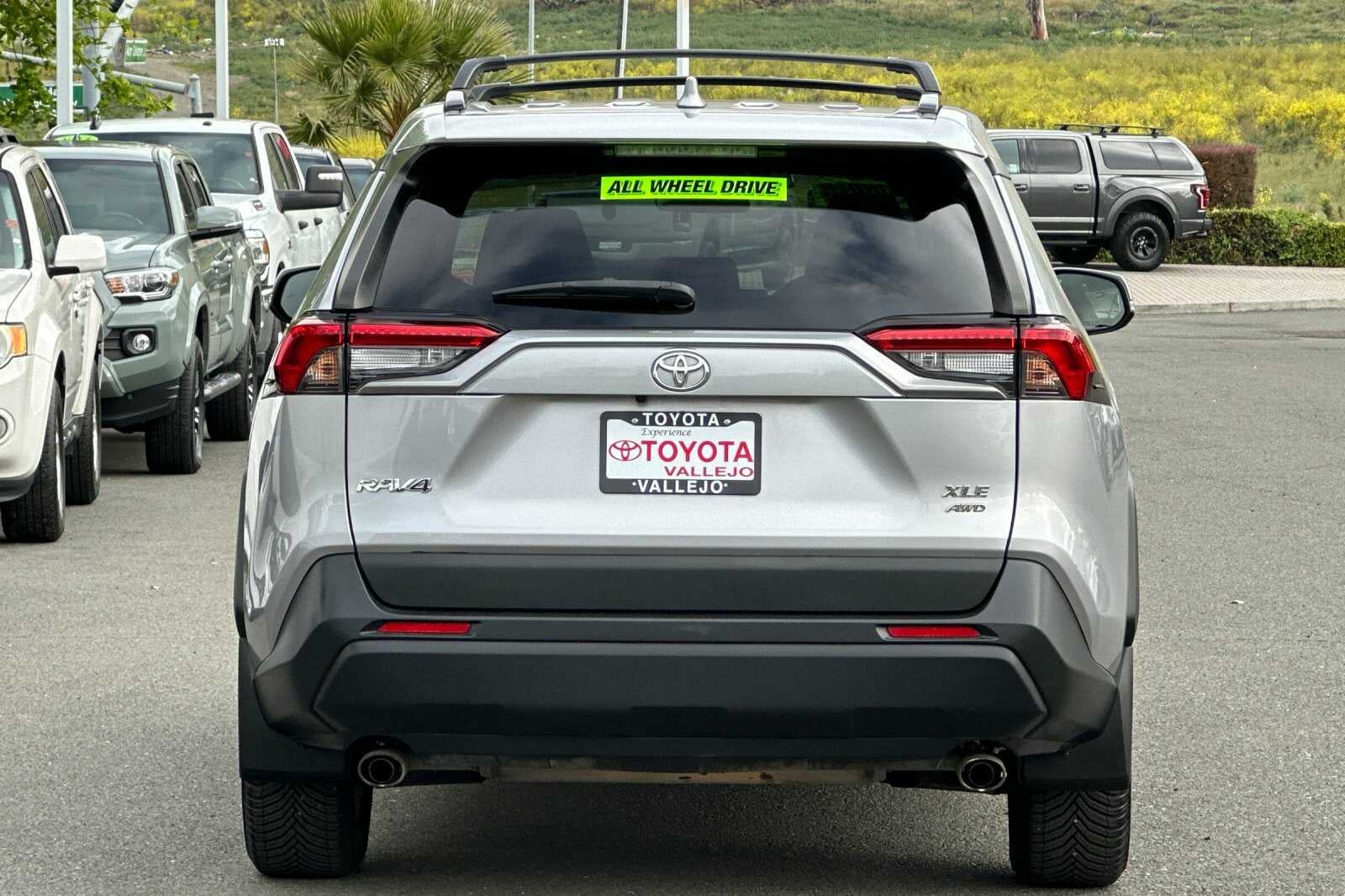 2022 Toyota RAV4 XLE
