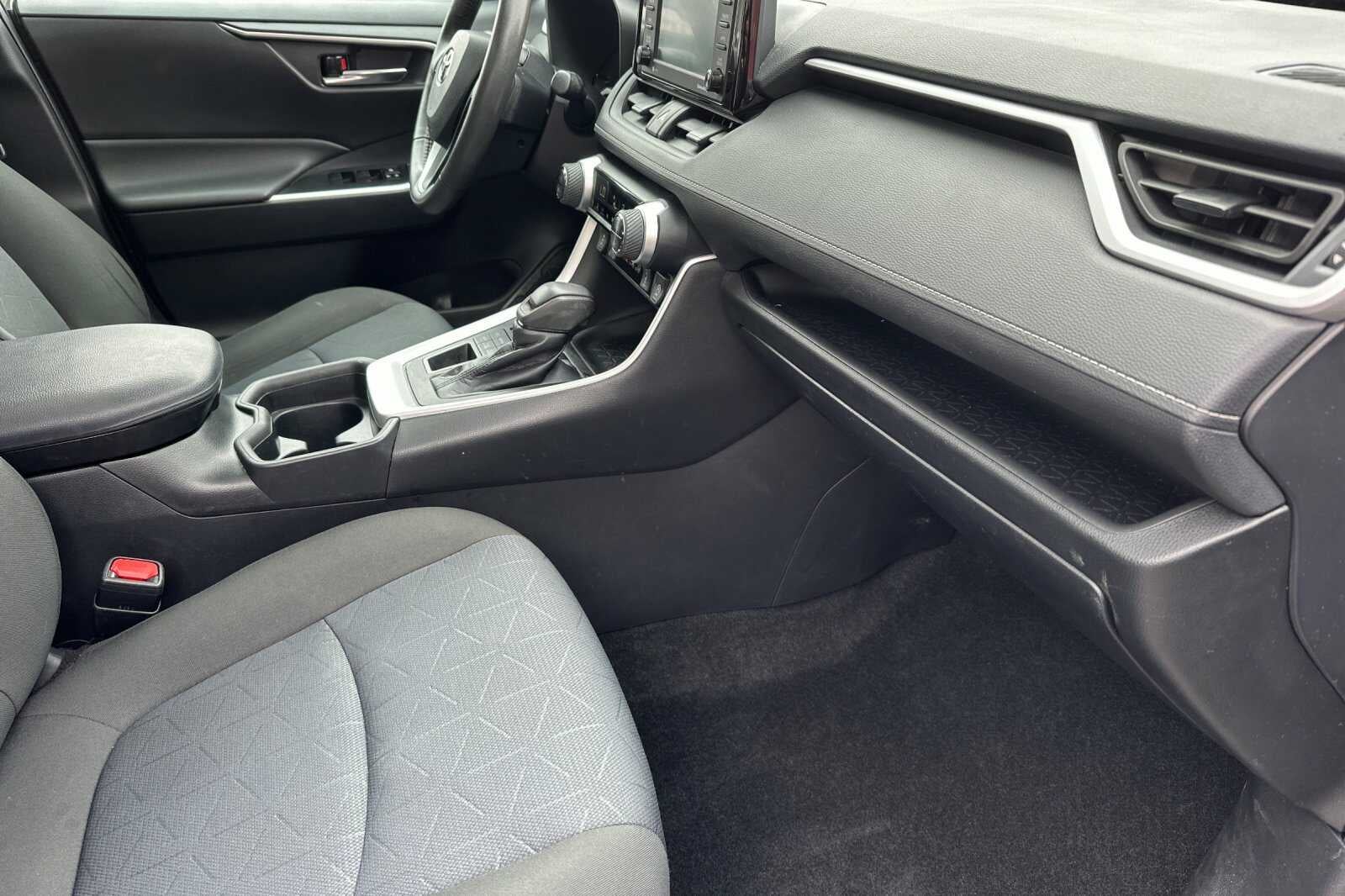 2021 Toyota RAV4 XLE 4D Sport Utility