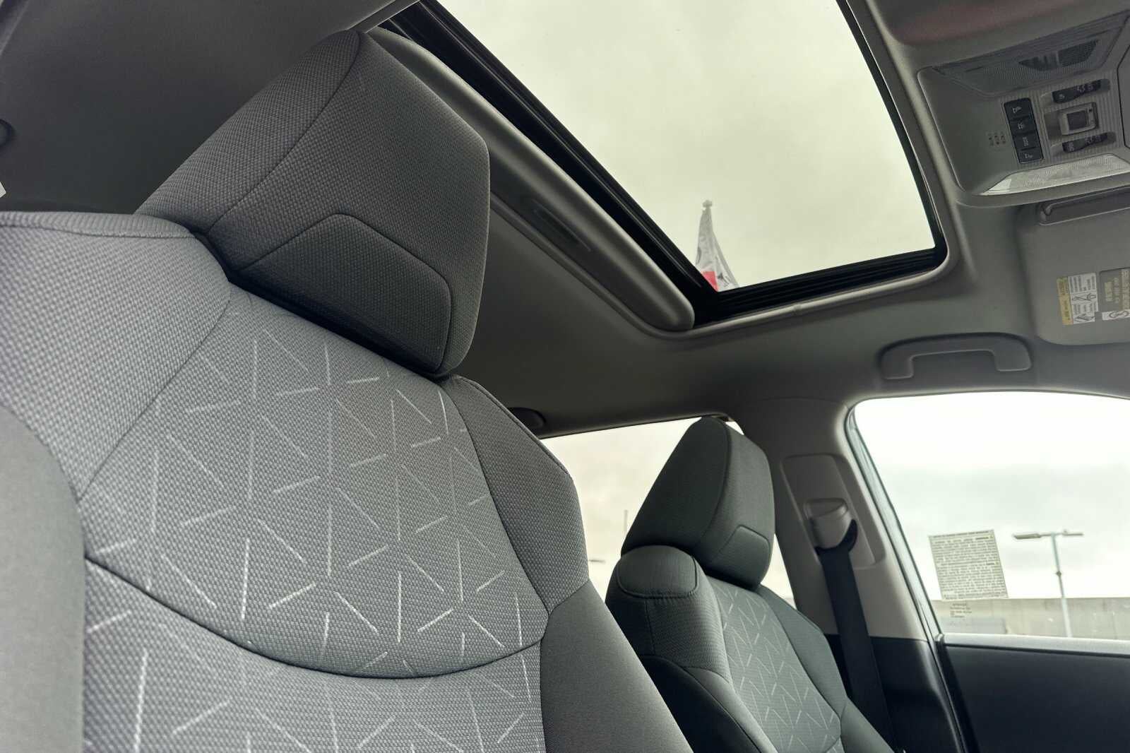 2021 Toyota RAV4 XLE 4D Sport Utility