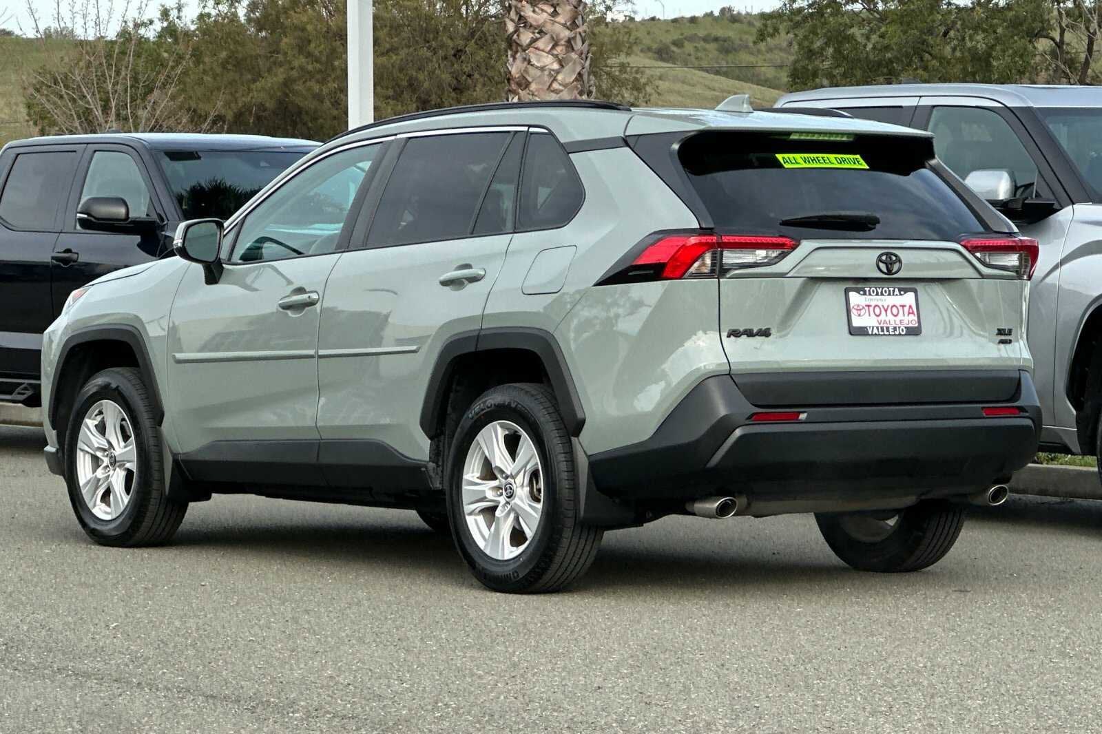 2021 Toyota RAV4 XLE