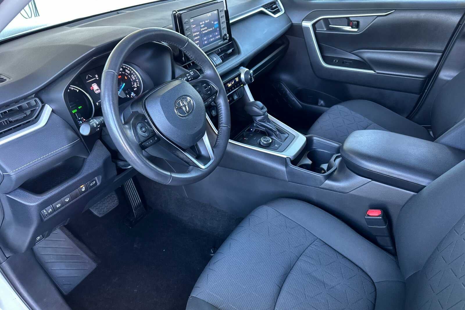 2020 Toyota RAV4 Hybrid XLE