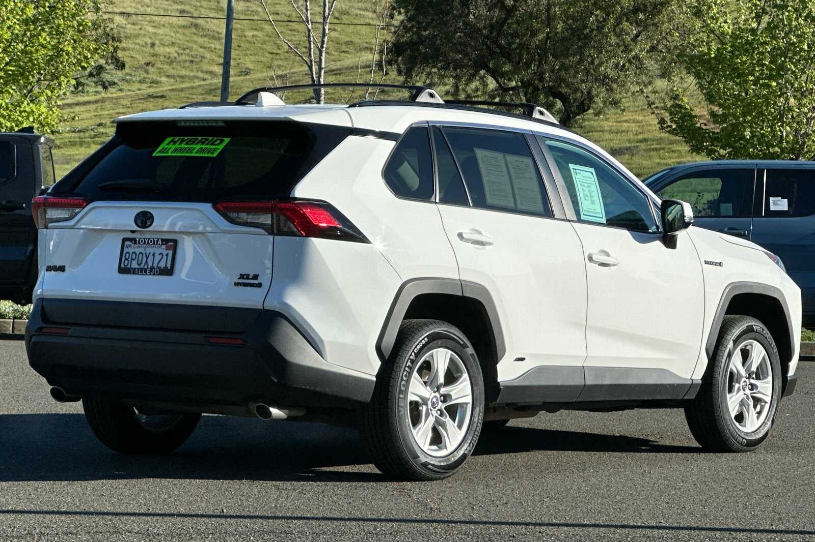 2020 Toyota RAV4 Hybrid XLE