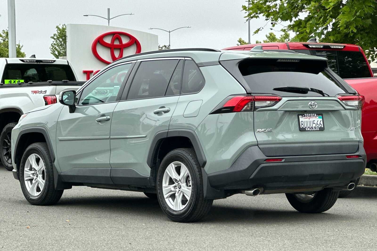 2021 Toyota RAV4 XLE