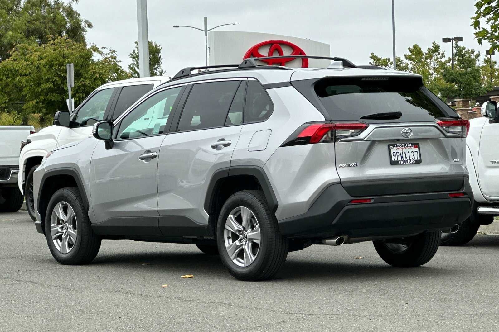2024 Toyota RAV4 XLE