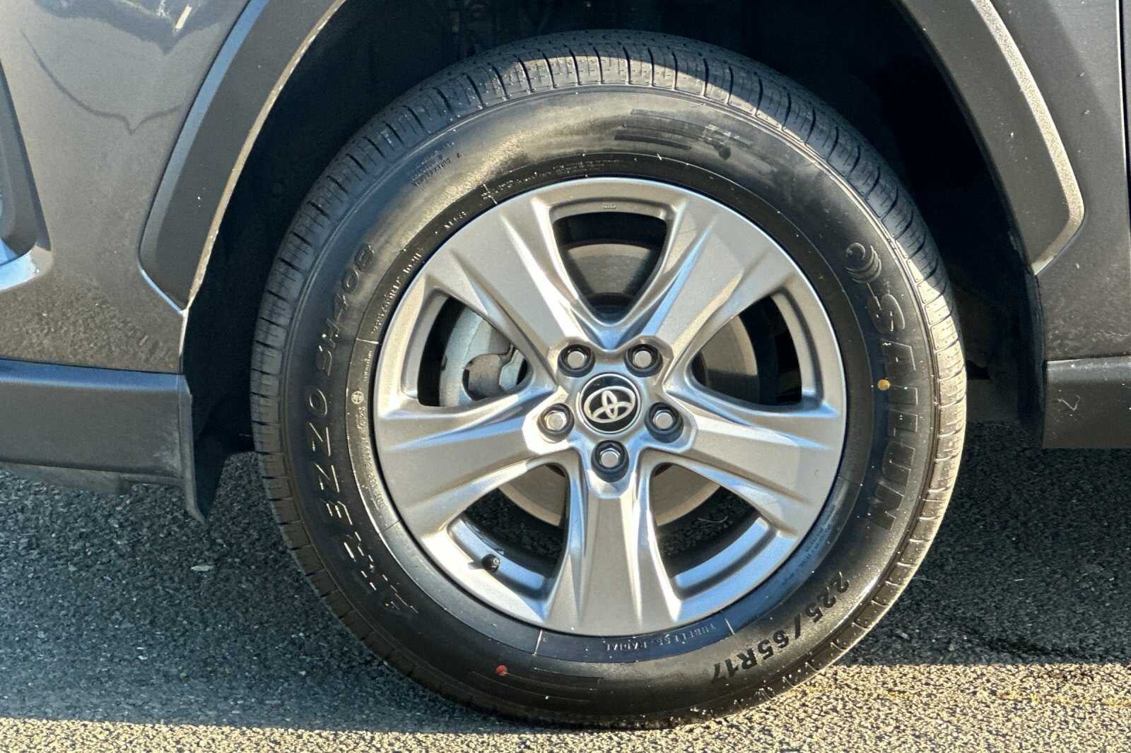 2024 Toyota RAV4 XLE