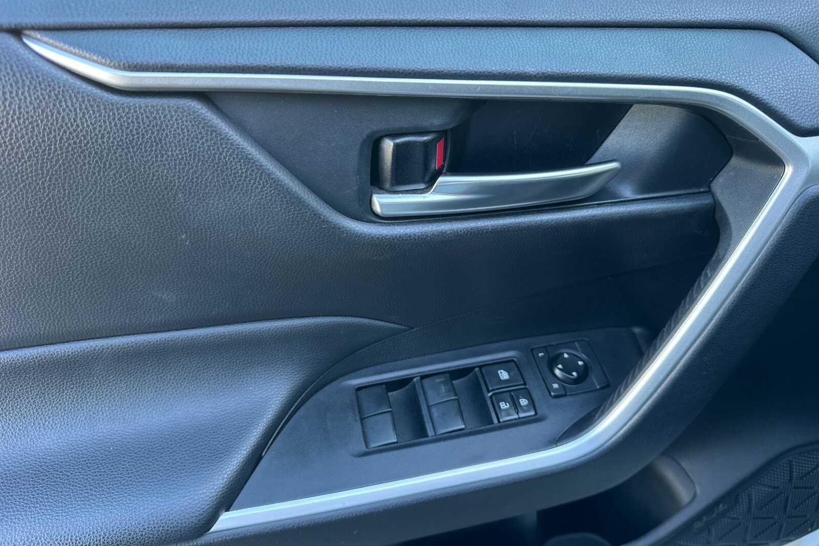 2021 Toyota RAV4 XLE 4D Sport Utility