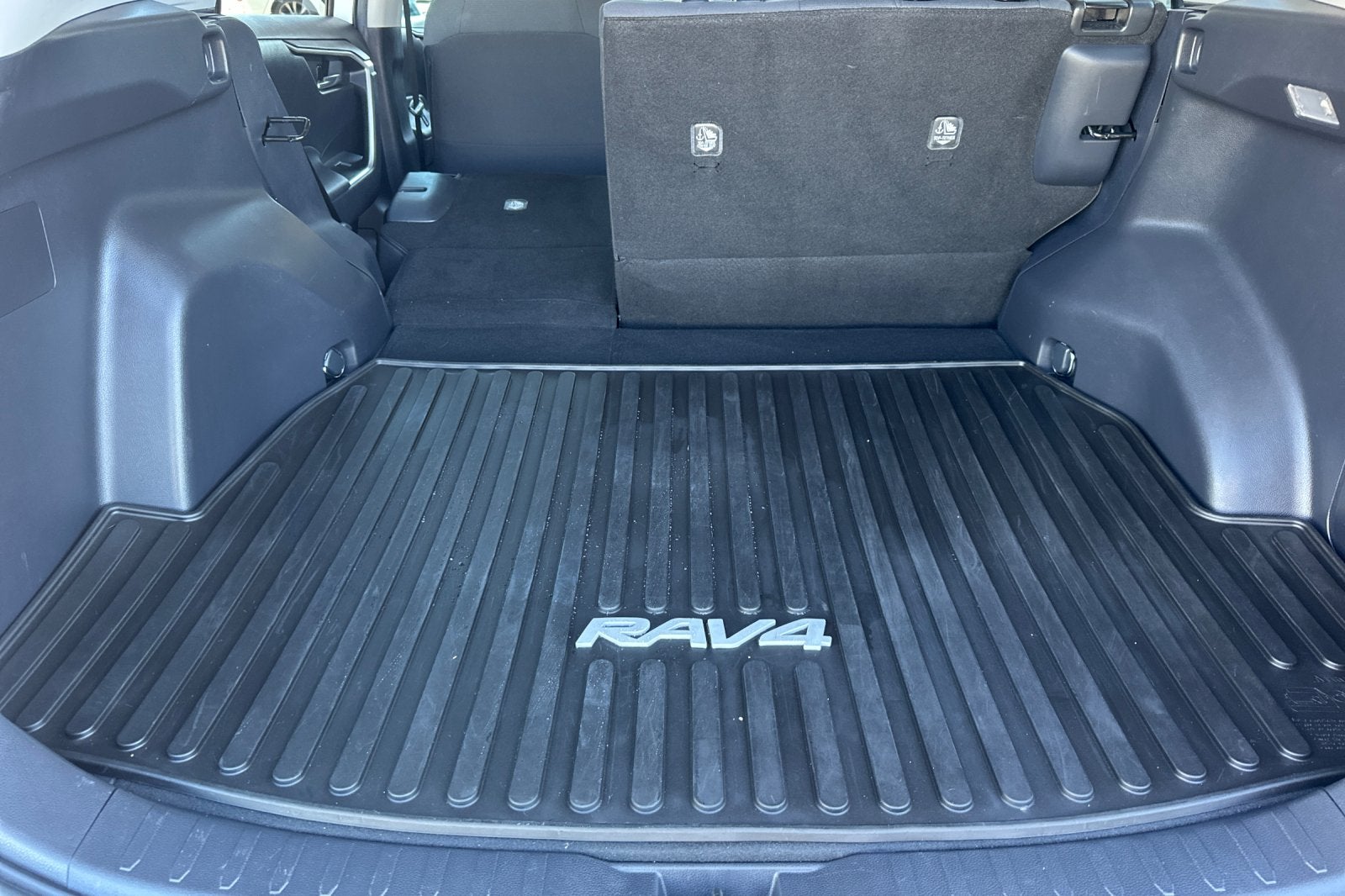 2021 Toyota RAV4 XLE 4D Sport Utility