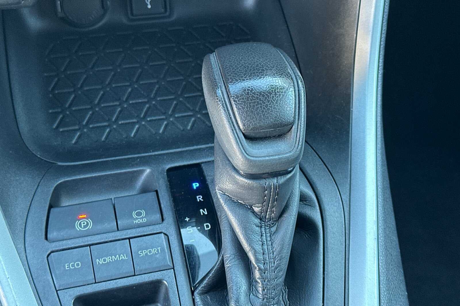 2021 Toyota RAV4 XLE 4D Sport Utility