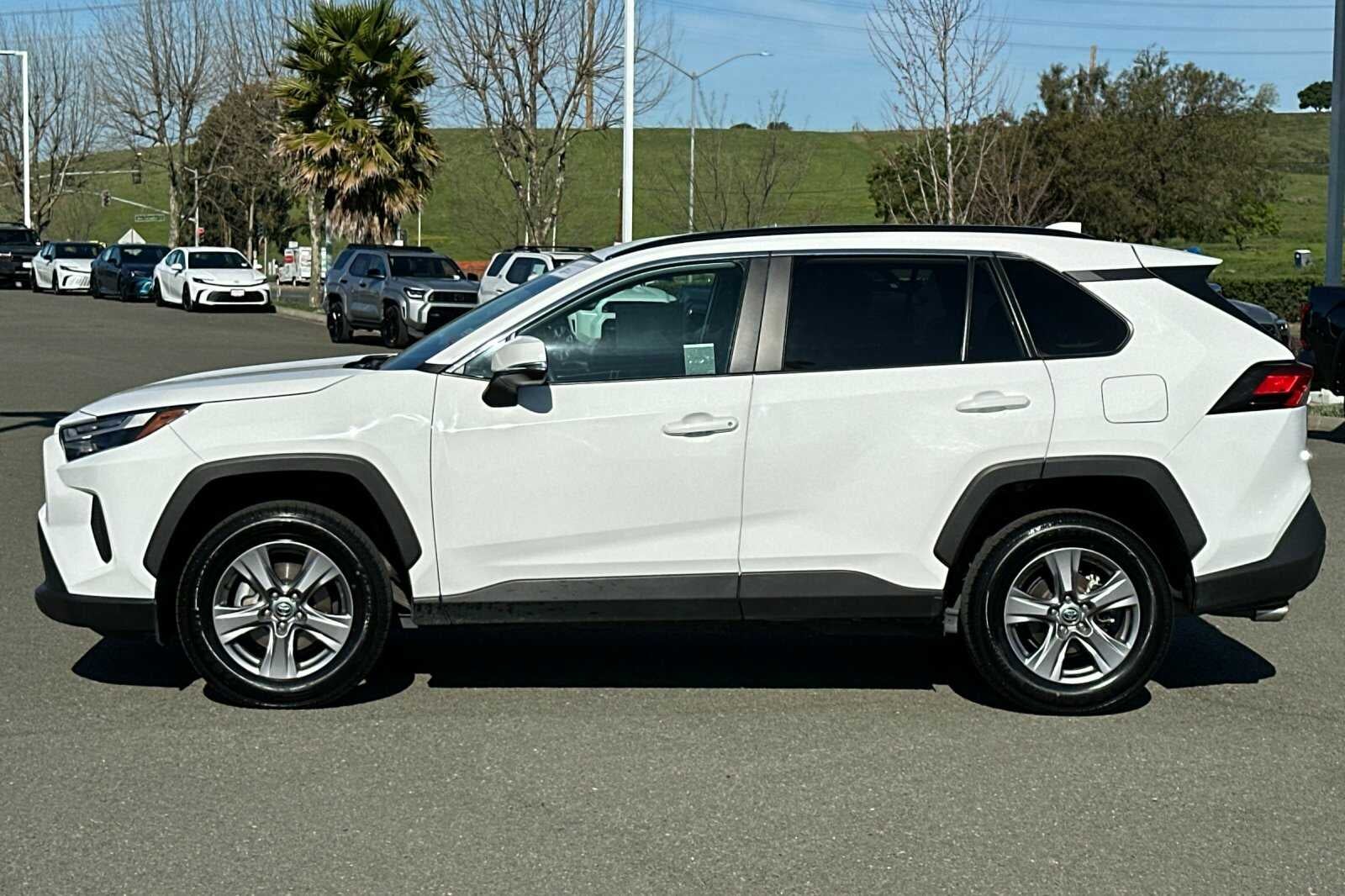 2024 Toyota RAV4 XLE