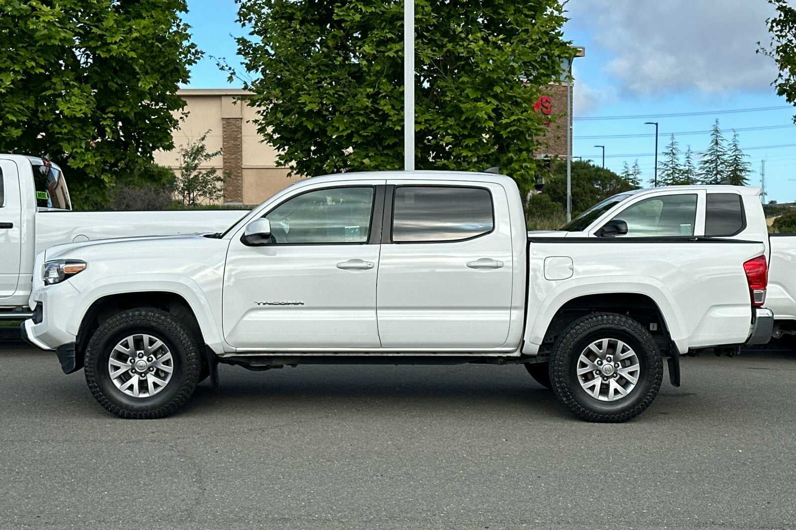 2017 Toyota Tacoma Automatic SR5