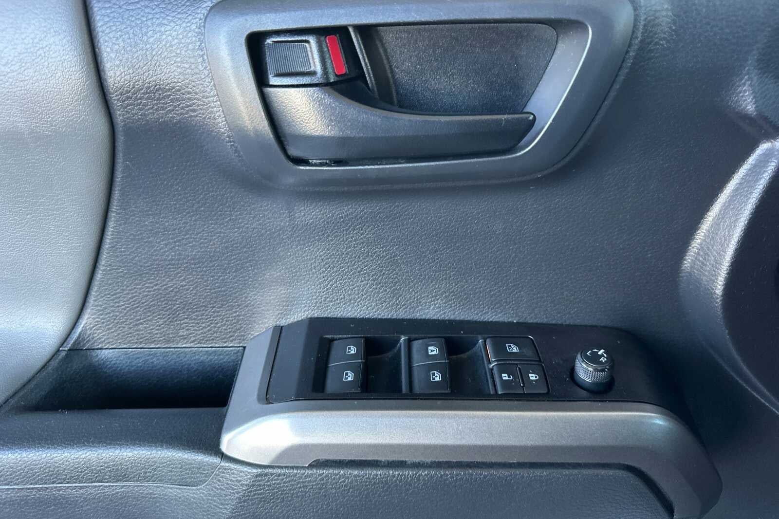2022 Toyota Tacoma 2WD SR5 4D Double Cab