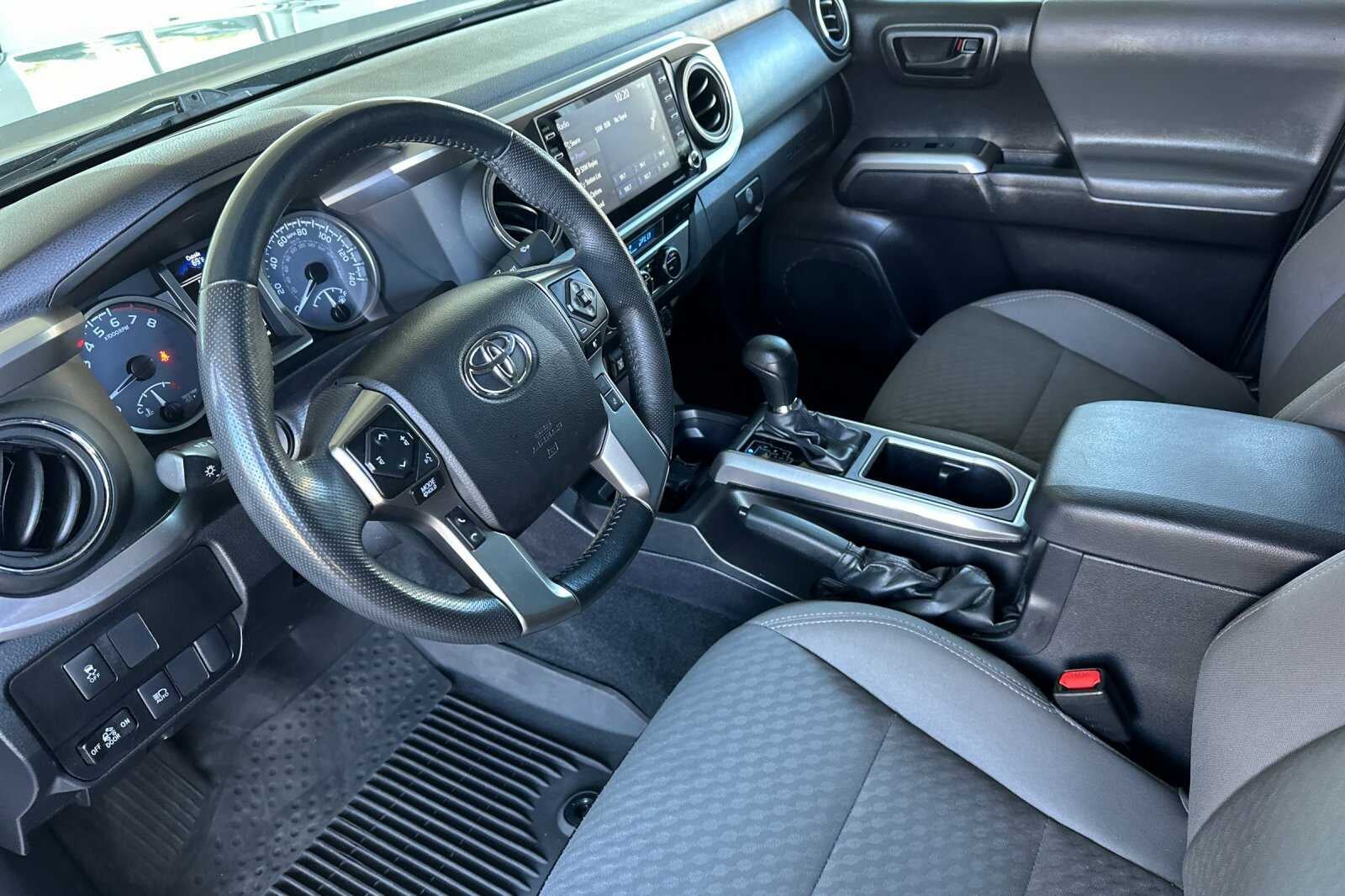 2022 Toyota Tacoma 2WD SR5 4D Double Cab