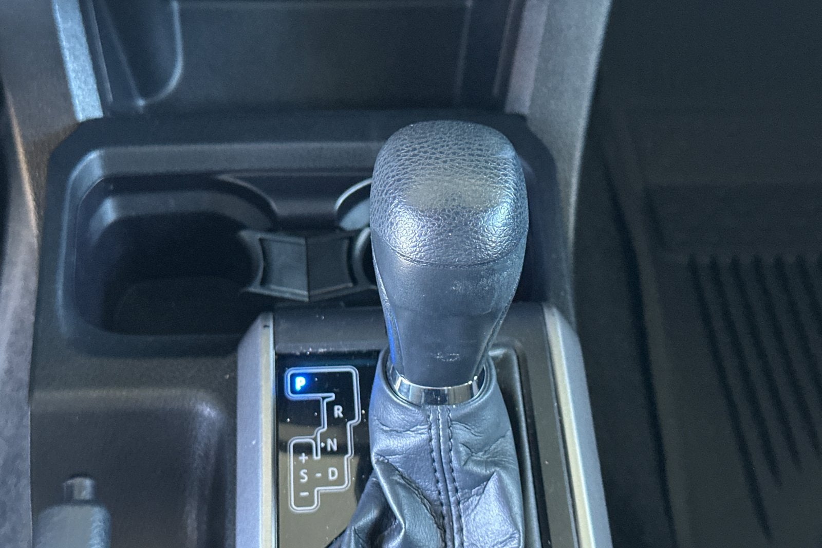 2022 Toyota Tacoma 2WD SR5 4D Double Cab