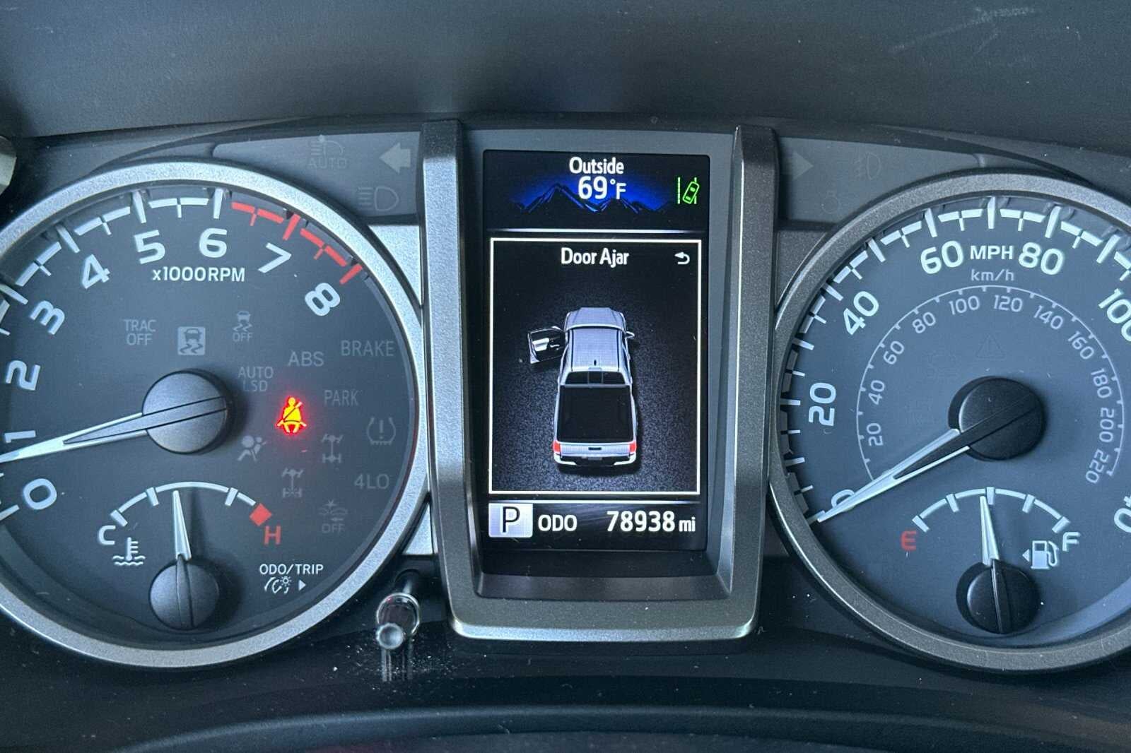 2022 Toyota Tacoma 2WD SR5 4D Double Cab