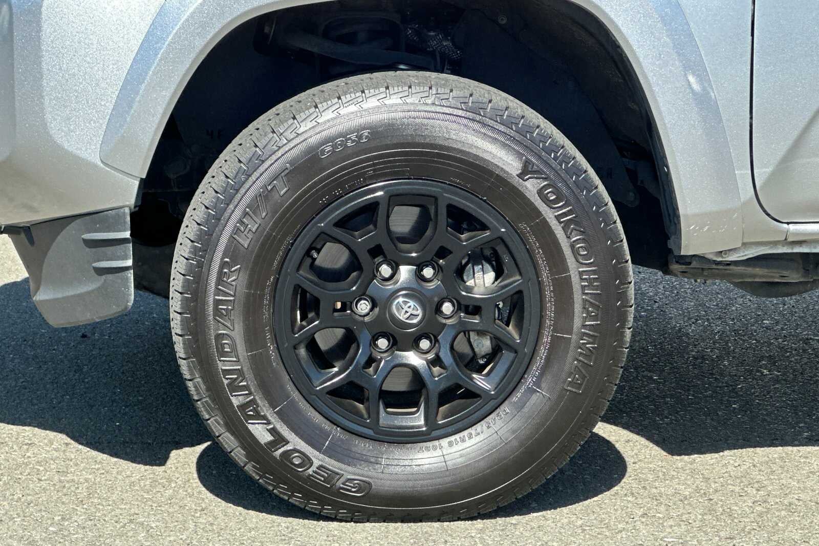 2022 Toyota Tacoma 2WD SR5 4D Double Cab