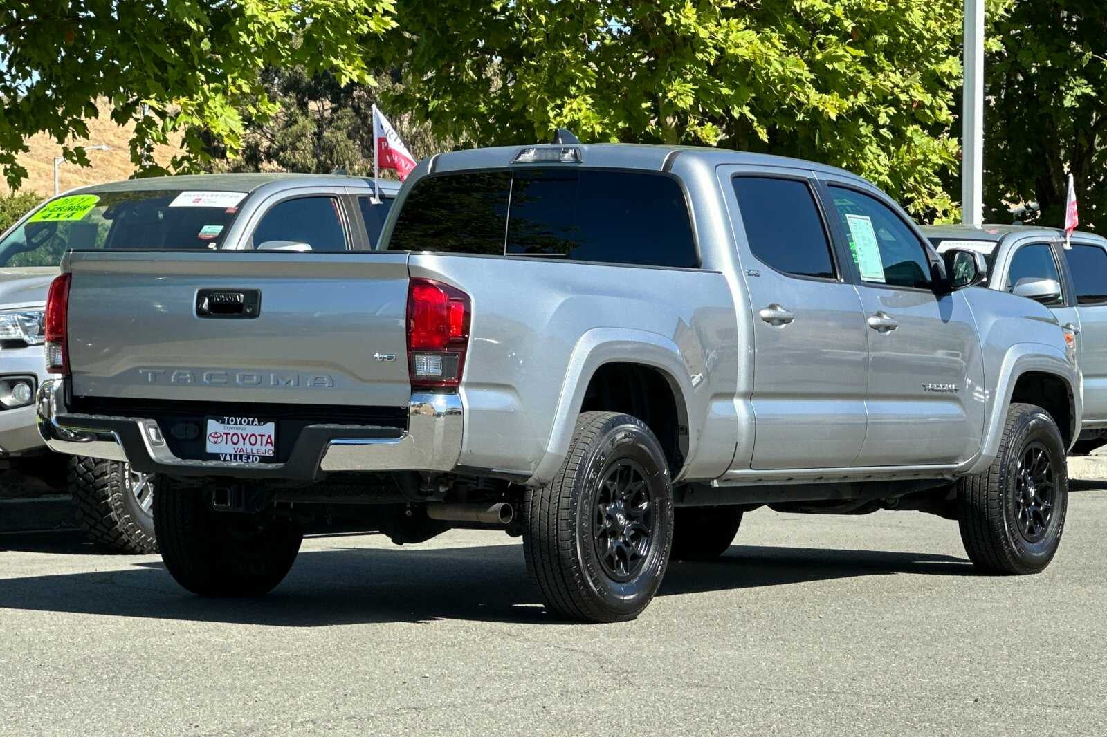 2022 Toyota Tacoma 2WD SR5 4D Double Cab