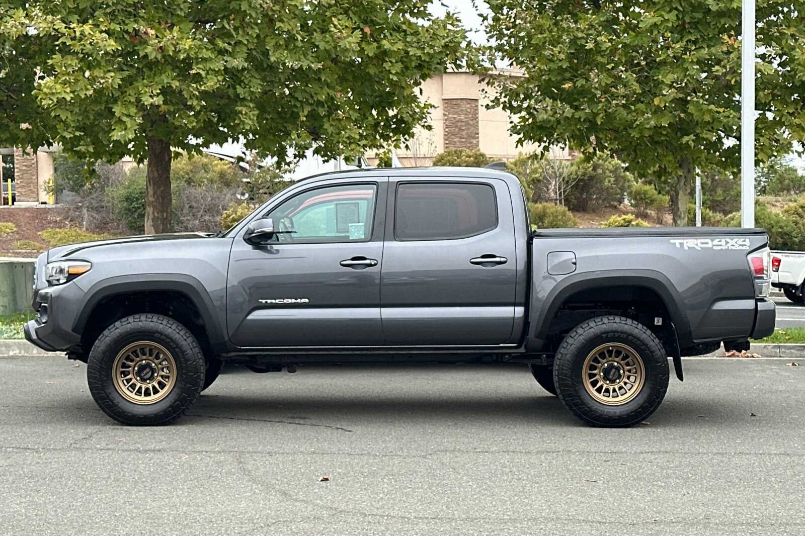 2022 Toyota Tacoma 4WD TRD Off-Road 4D Double Cab