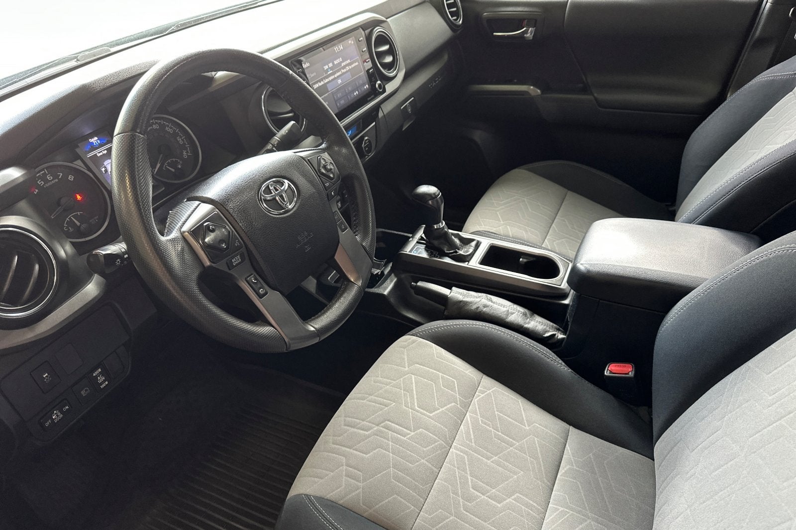 2021 Toyota Tacoma TRD Off Road - Photo 2