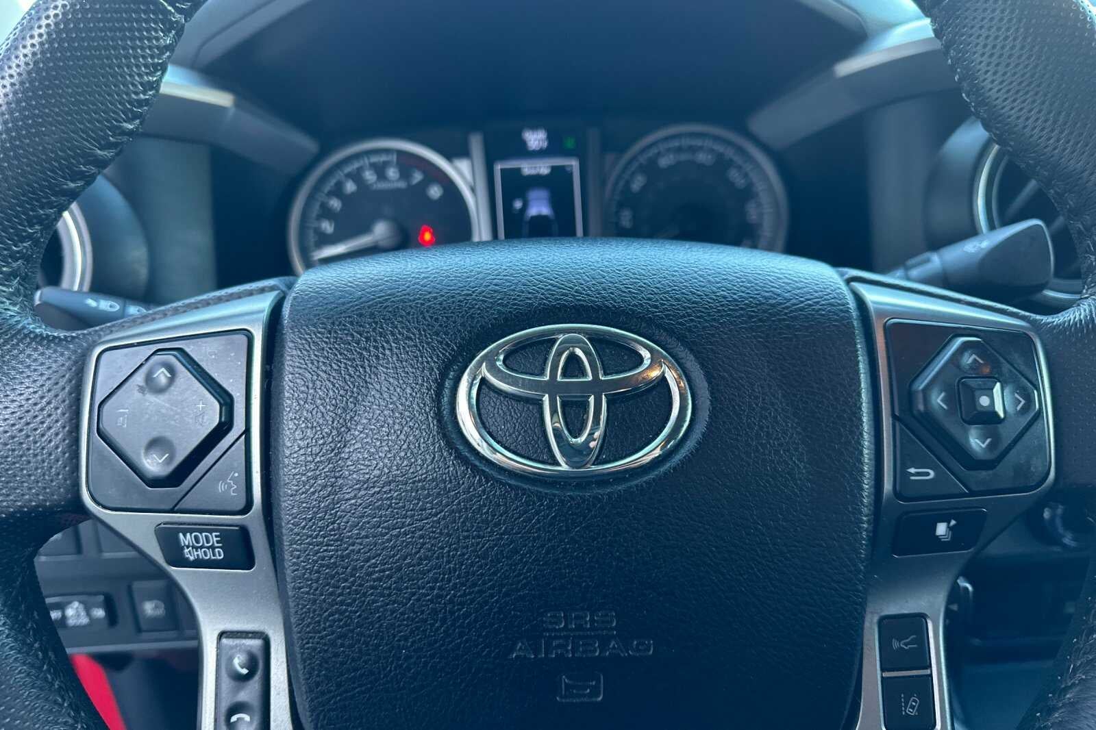 2021 Toyota Tacoma 4WD SR5 4D Double Cab