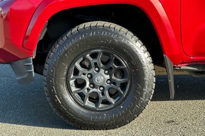 2021 Toyota Tacoma 4WD SR5 4D Double Cab