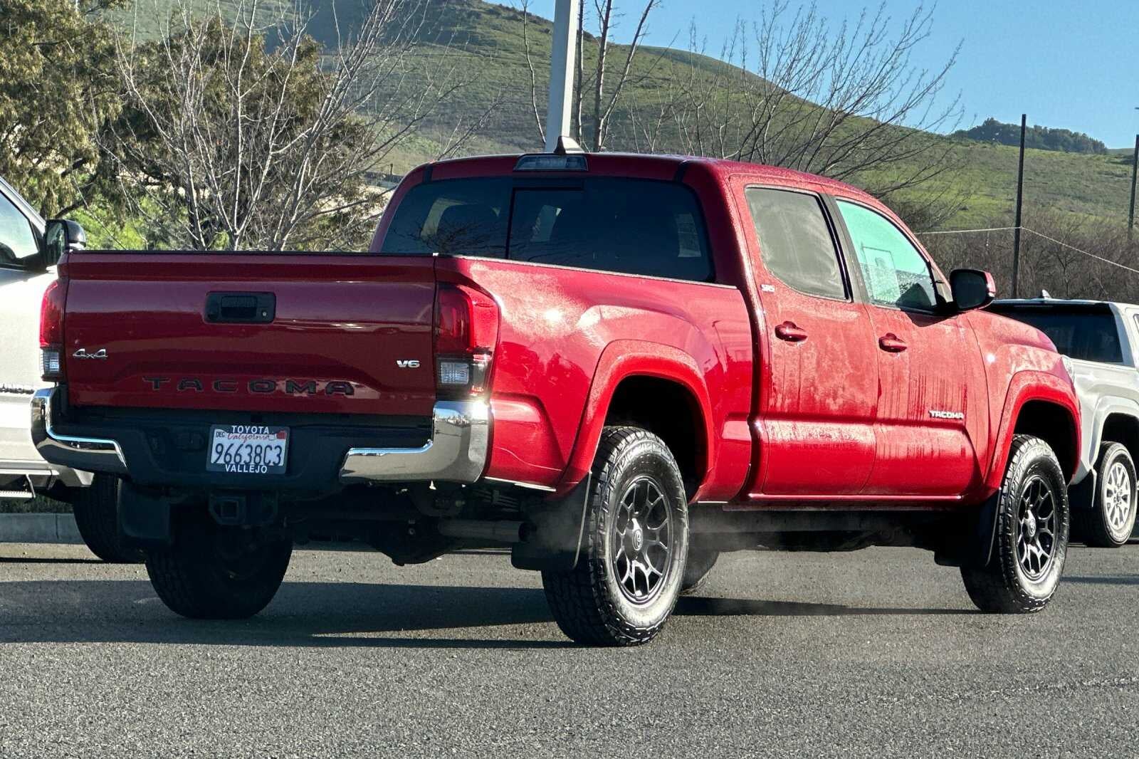 2021 Toyota Tacoma 4WD SR5 4D Double Cab