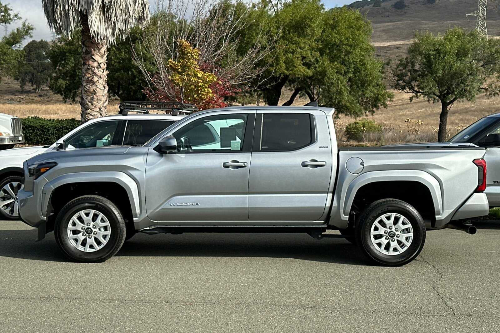 2025 Toyota Tacoma 4WD SR5 4D Double Cab