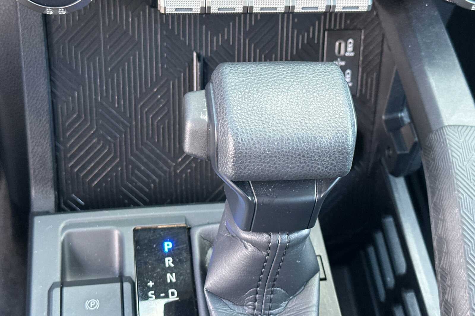 2025 Toyota Tacoma 4WD SR5 4D Double Cab
