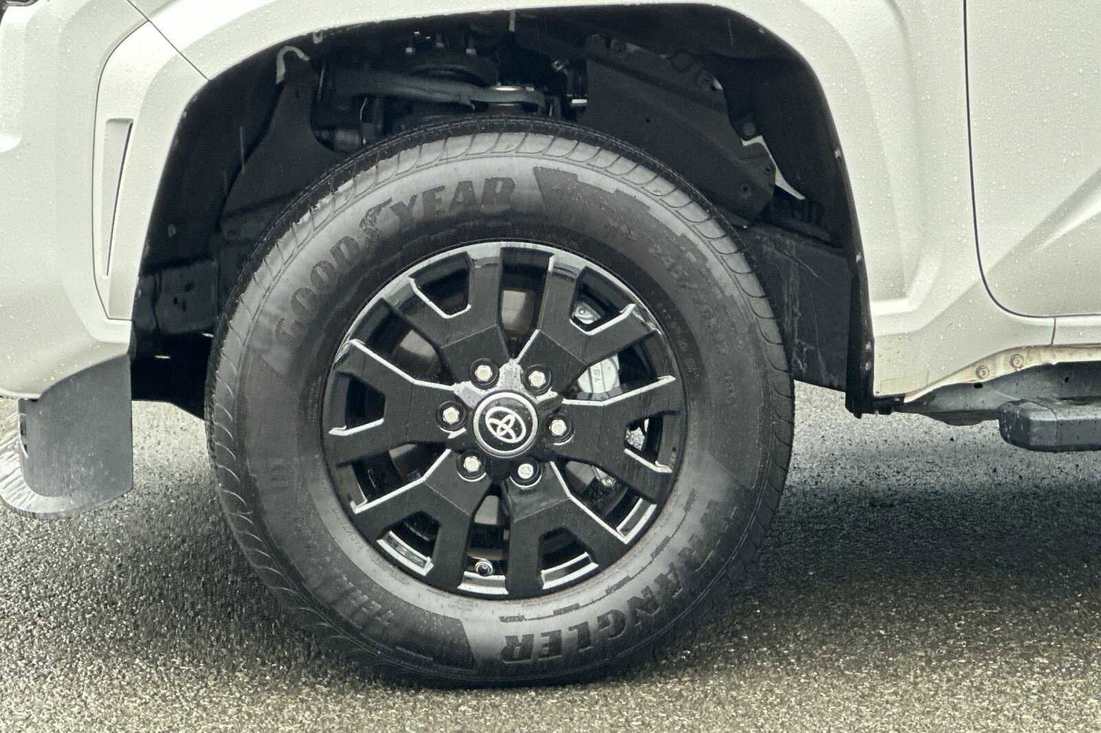 2025 Toyota Tacoma 4WD SR5 4D Double Cab