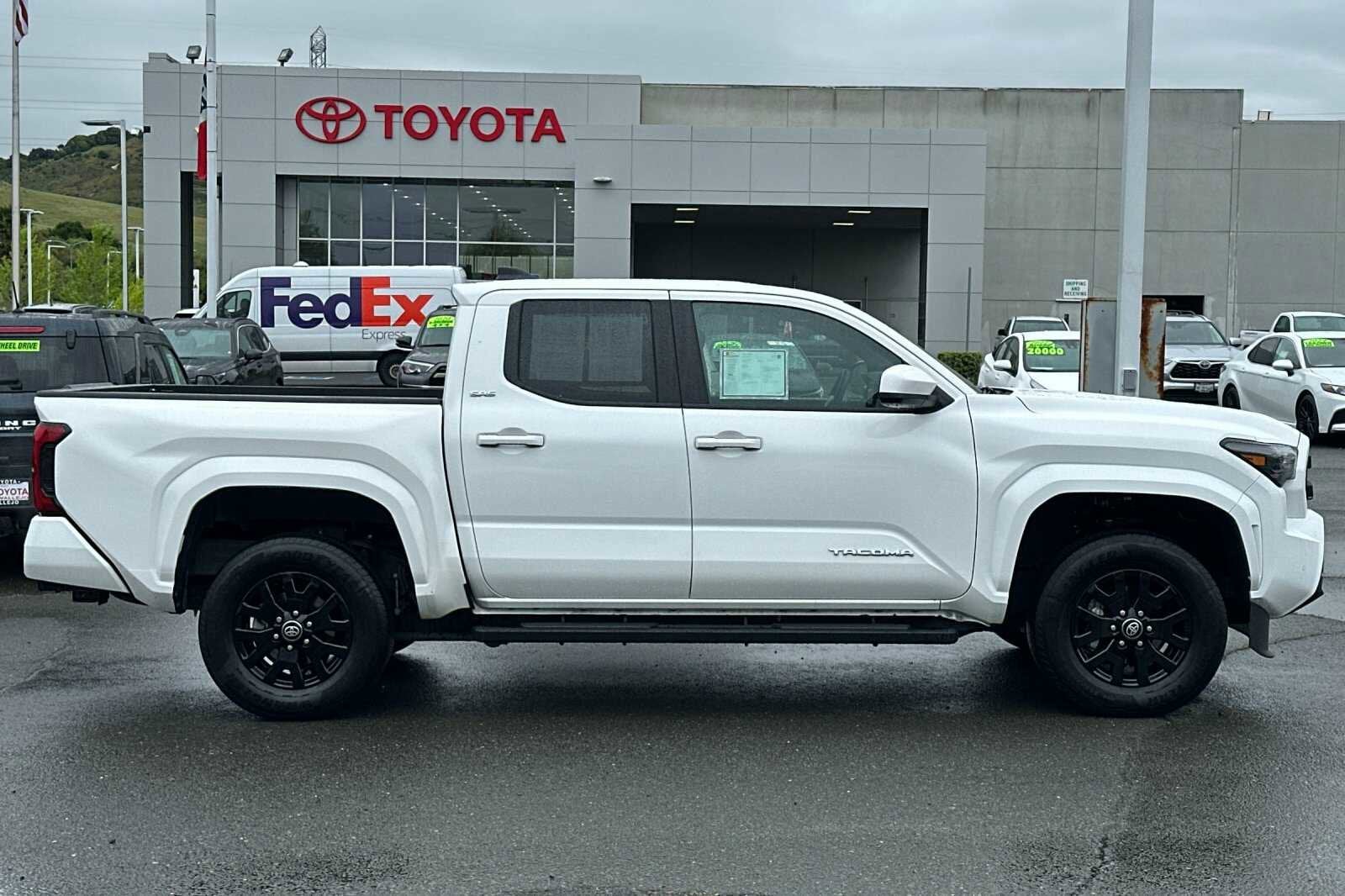 2025 Toyota Tacoma 4WD SR5 4D Double Cab