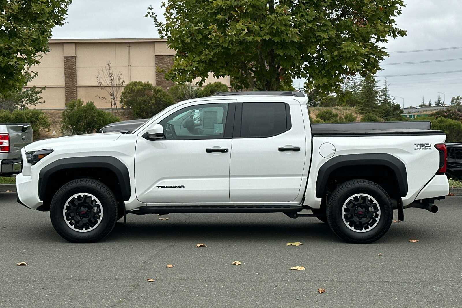 2025 Toyota Tacoma 4WD TRD Off-Road 4D Double Cab