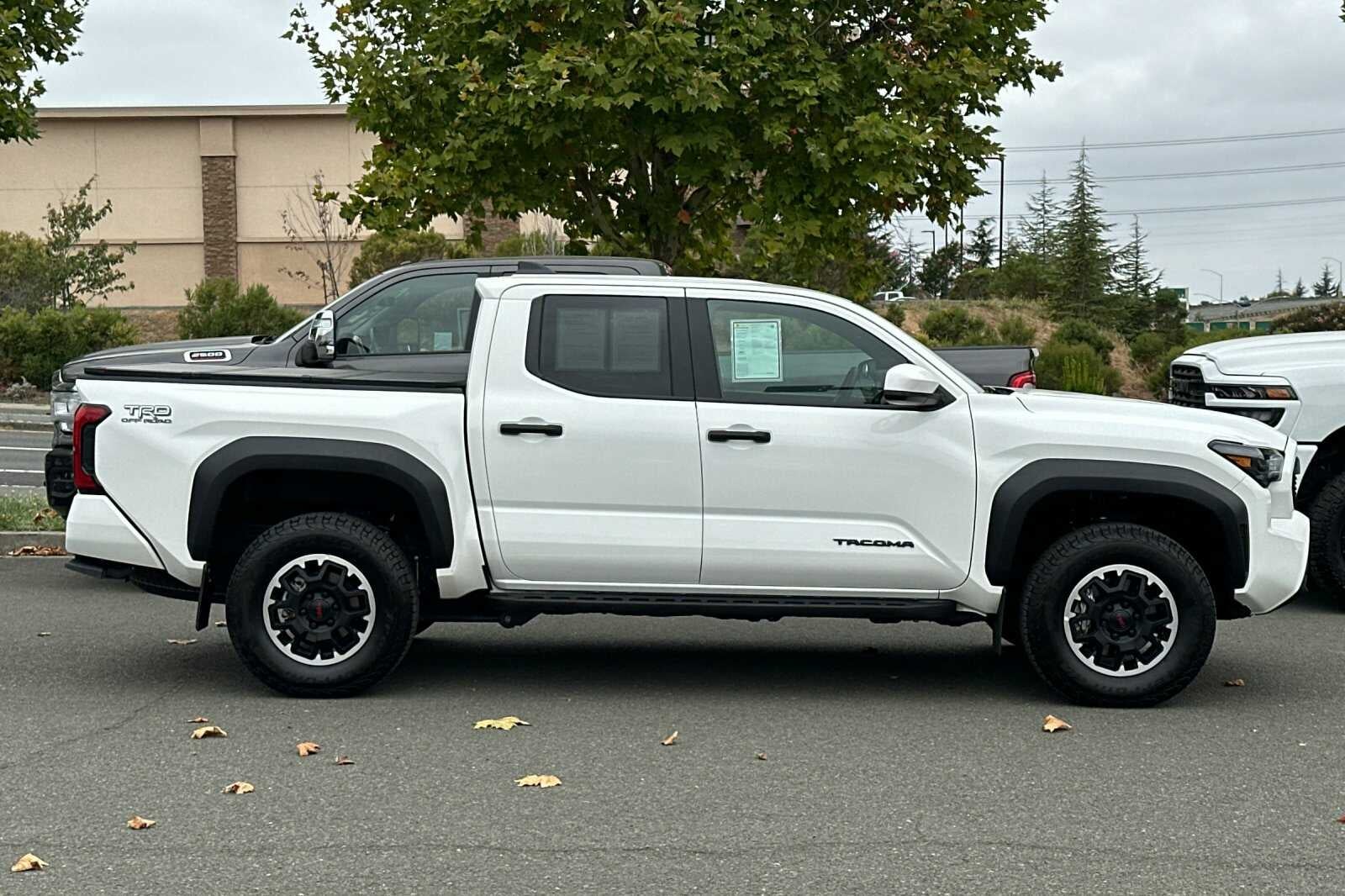 2025 Toyota Tacoma 4WD TRD Off-Road 4D Double Cab