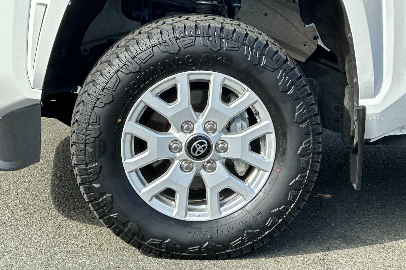 2024 Toyota Tacoma 4WD SR5 4D Double Cab