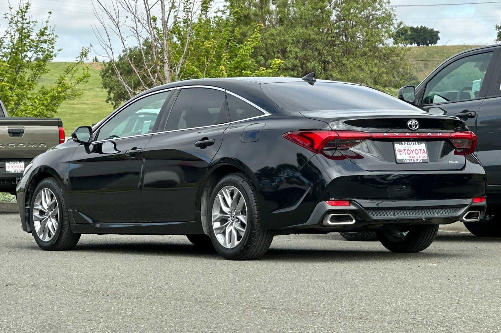 2022 Toyota Avalon XLE