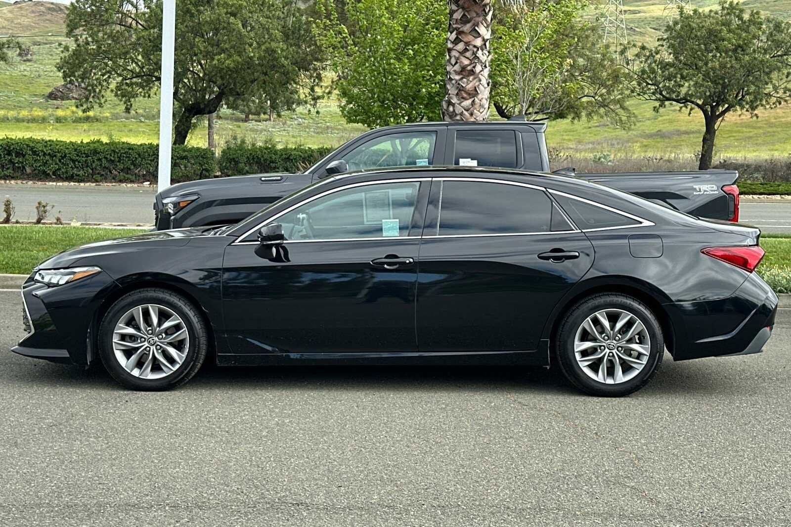 2022 Toyota Avalon XLE