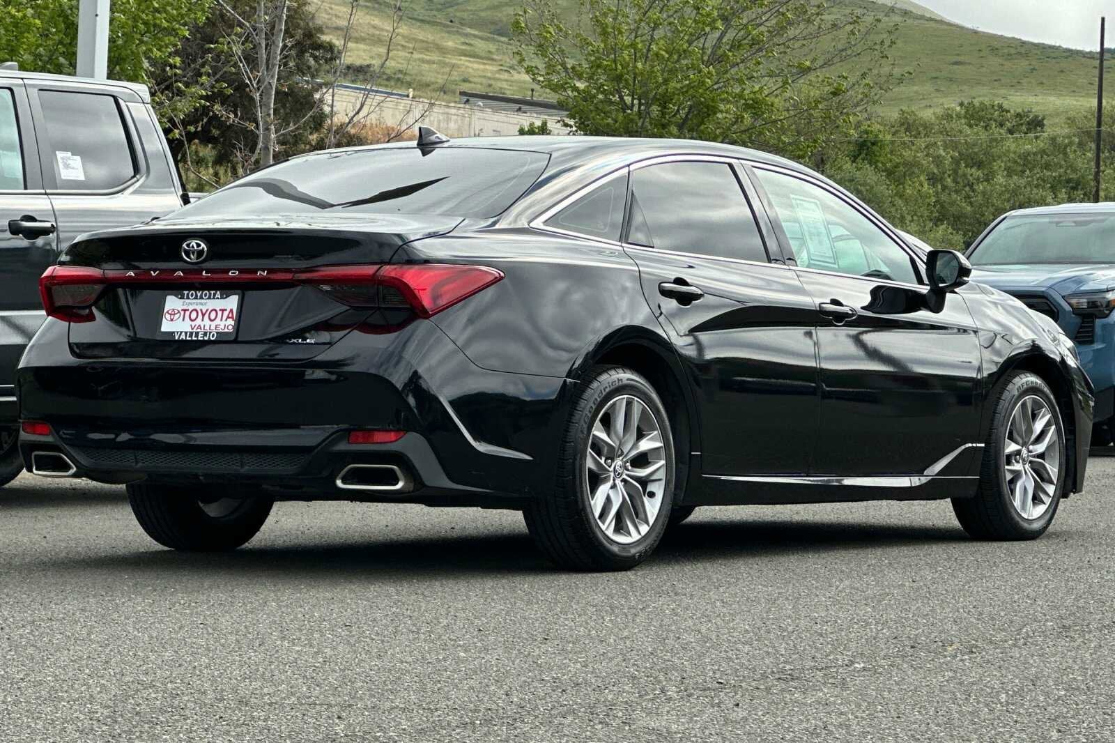 2022 Toyota Avalon XLE