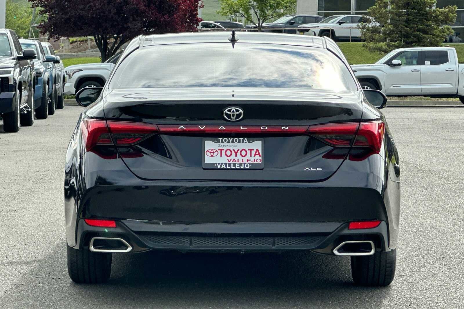 2022 Toyota Avalon XLE