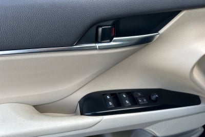 2018 Toyota Camry SE 4D Sedan