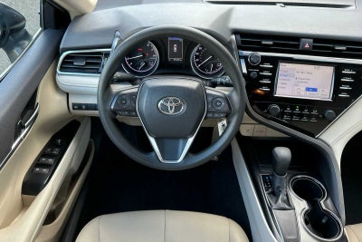 2018 Toyota Camry SE 4D Sedan