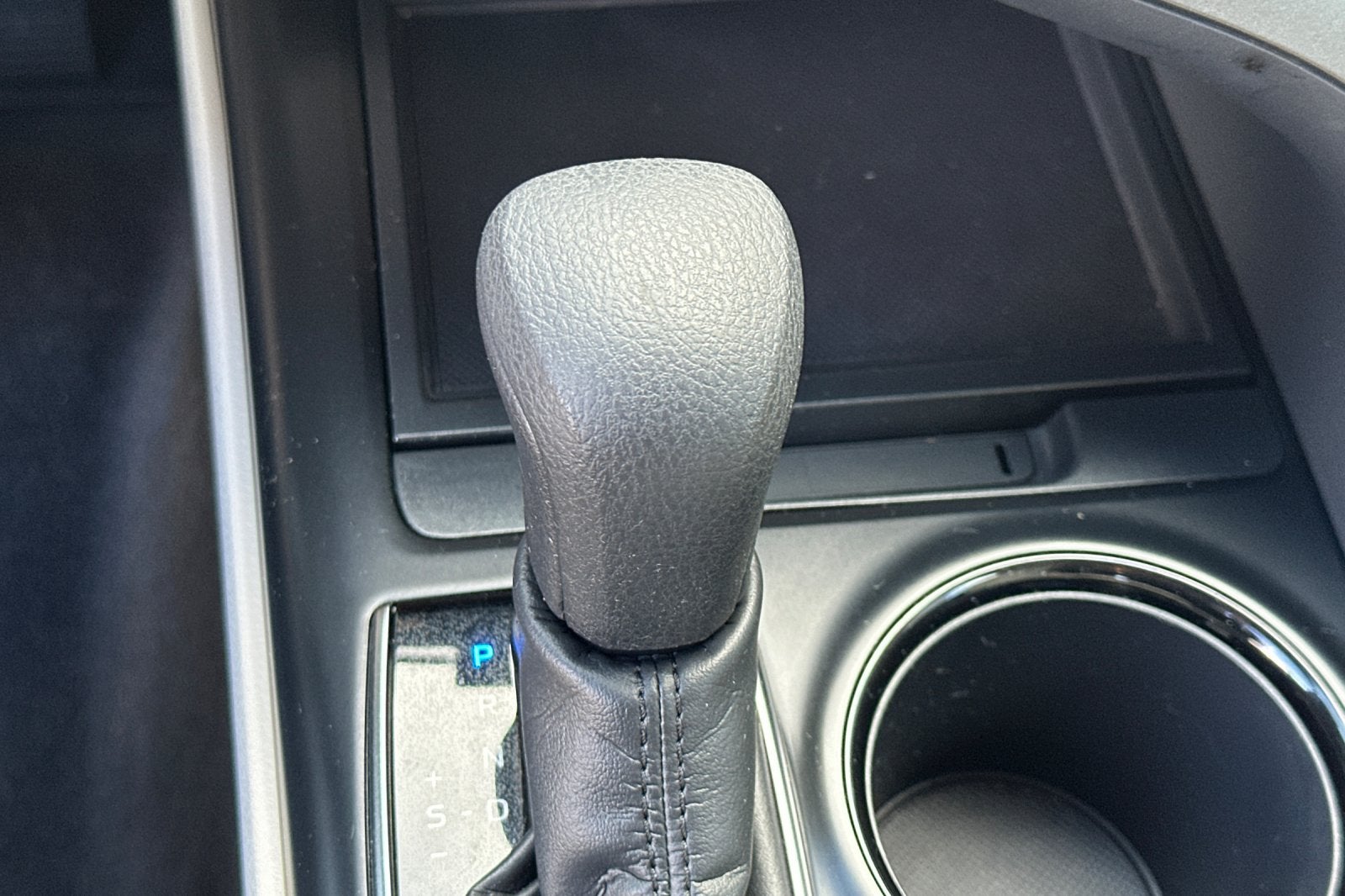 2018 Toyota Camry SE 4D Sedan