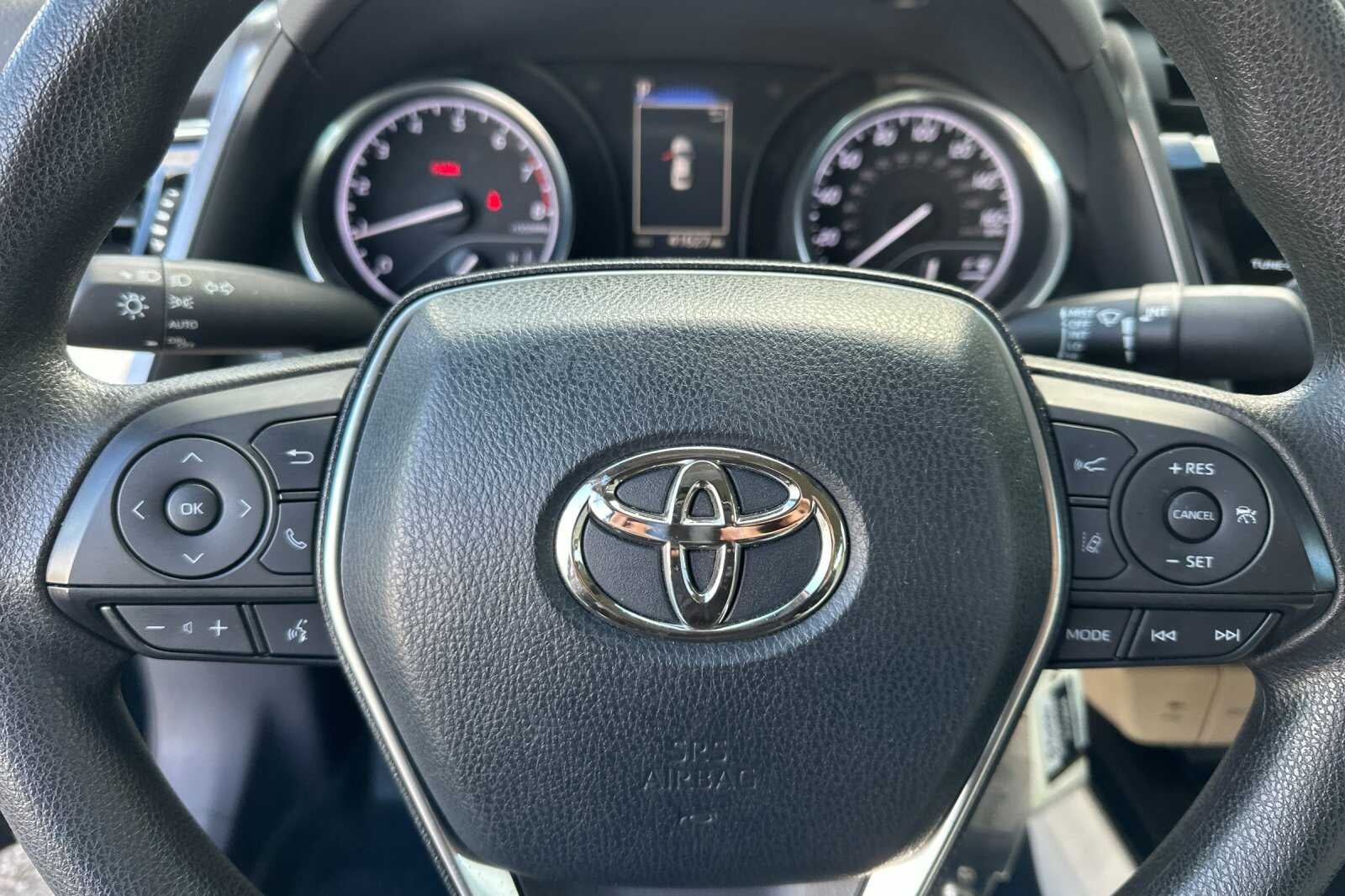 2018 Toyota Camry SE 4D Sedan