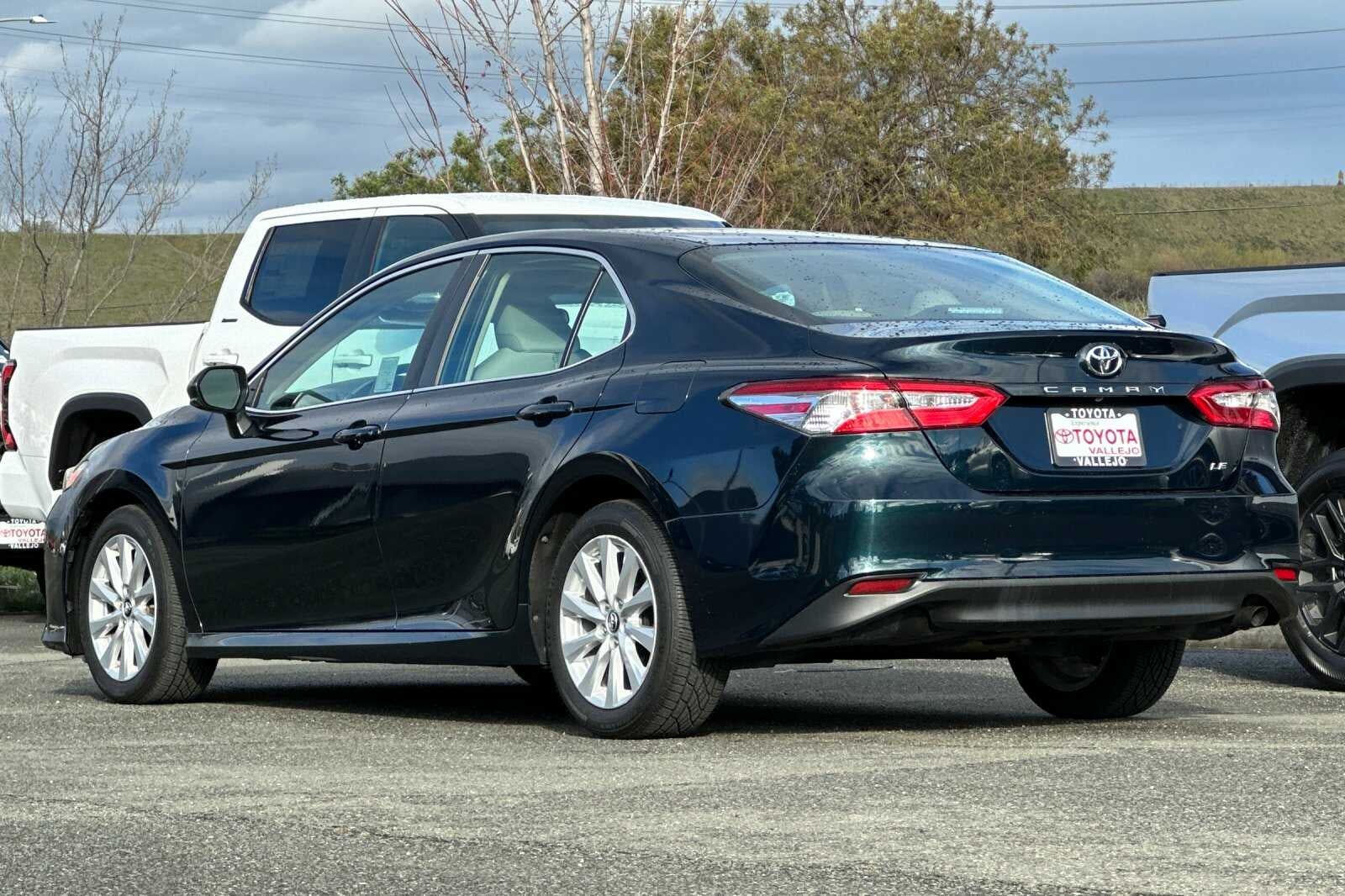 2018 Toyota Camry SE 4D Sedan