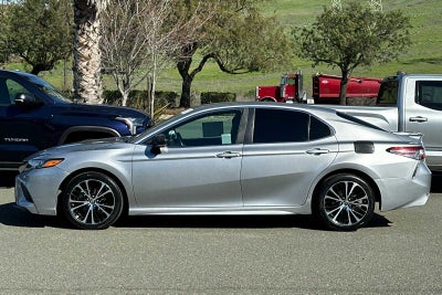 2018 Toyota Camry SE 4D Sedan