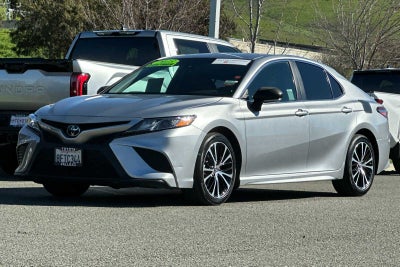 2018 Toyota Camry SE 4D Sedan