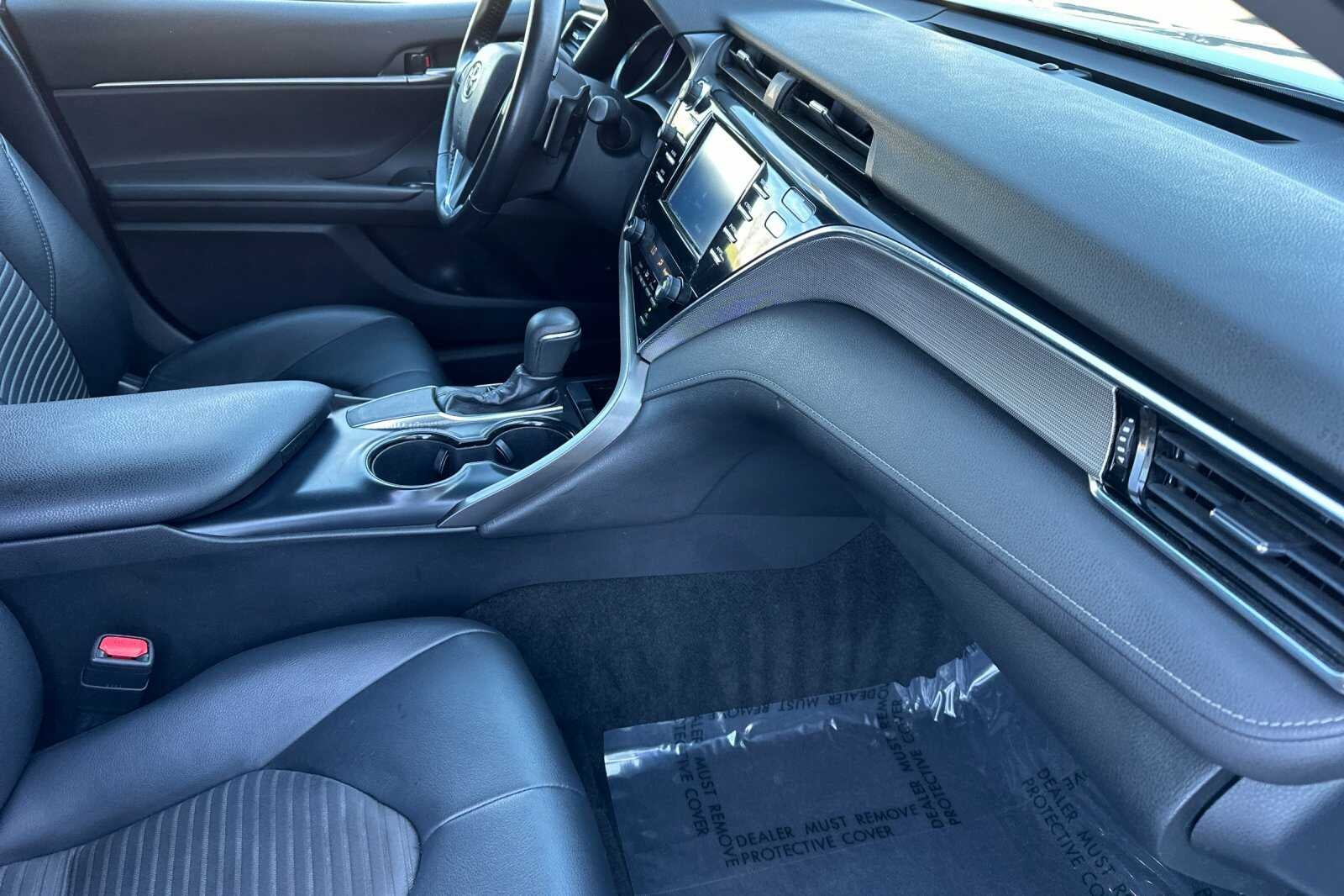 2018 Toyota Camry SE 4D Sedan