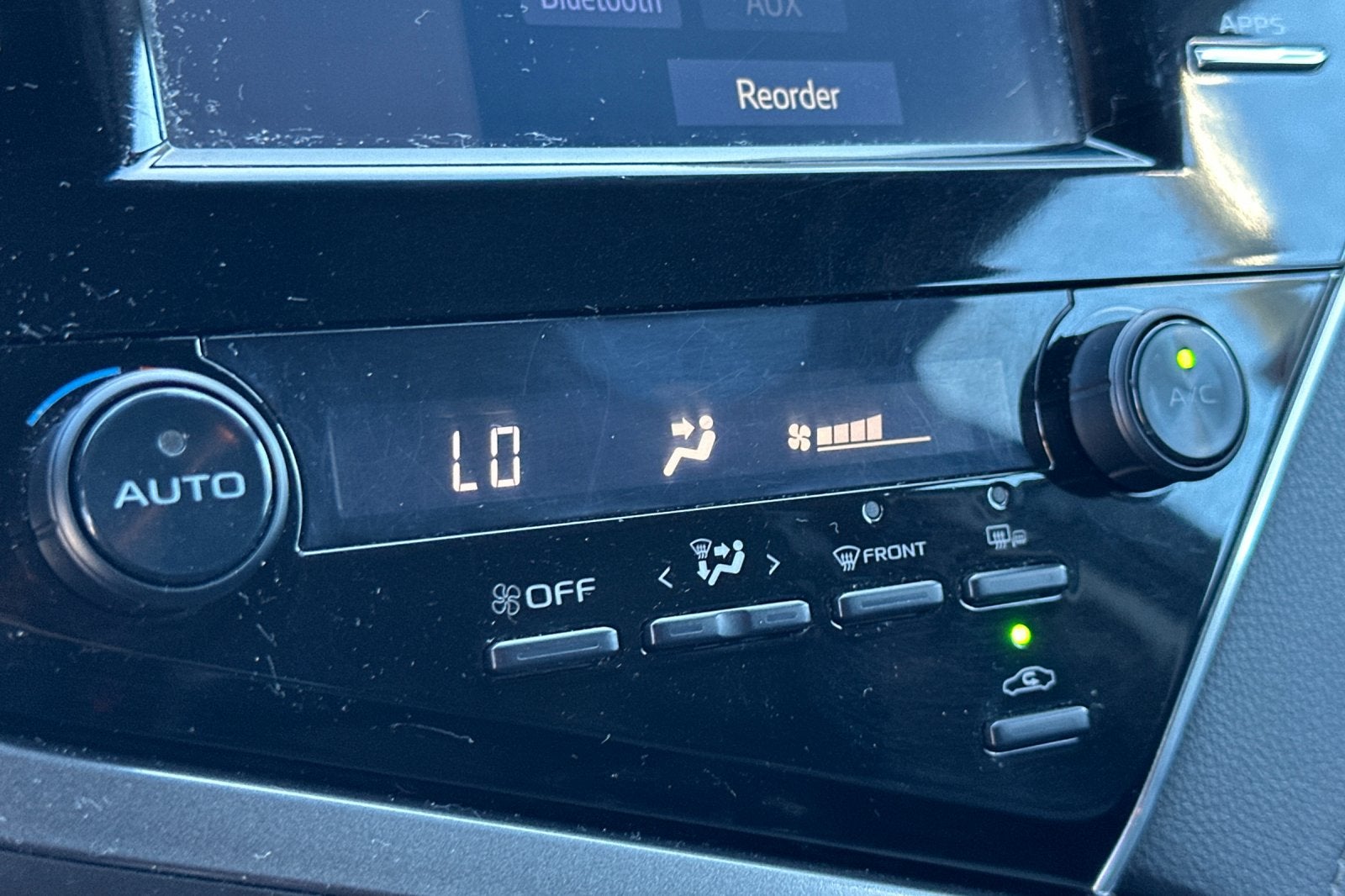 2018 Toyota Camry SE 4D Sedan